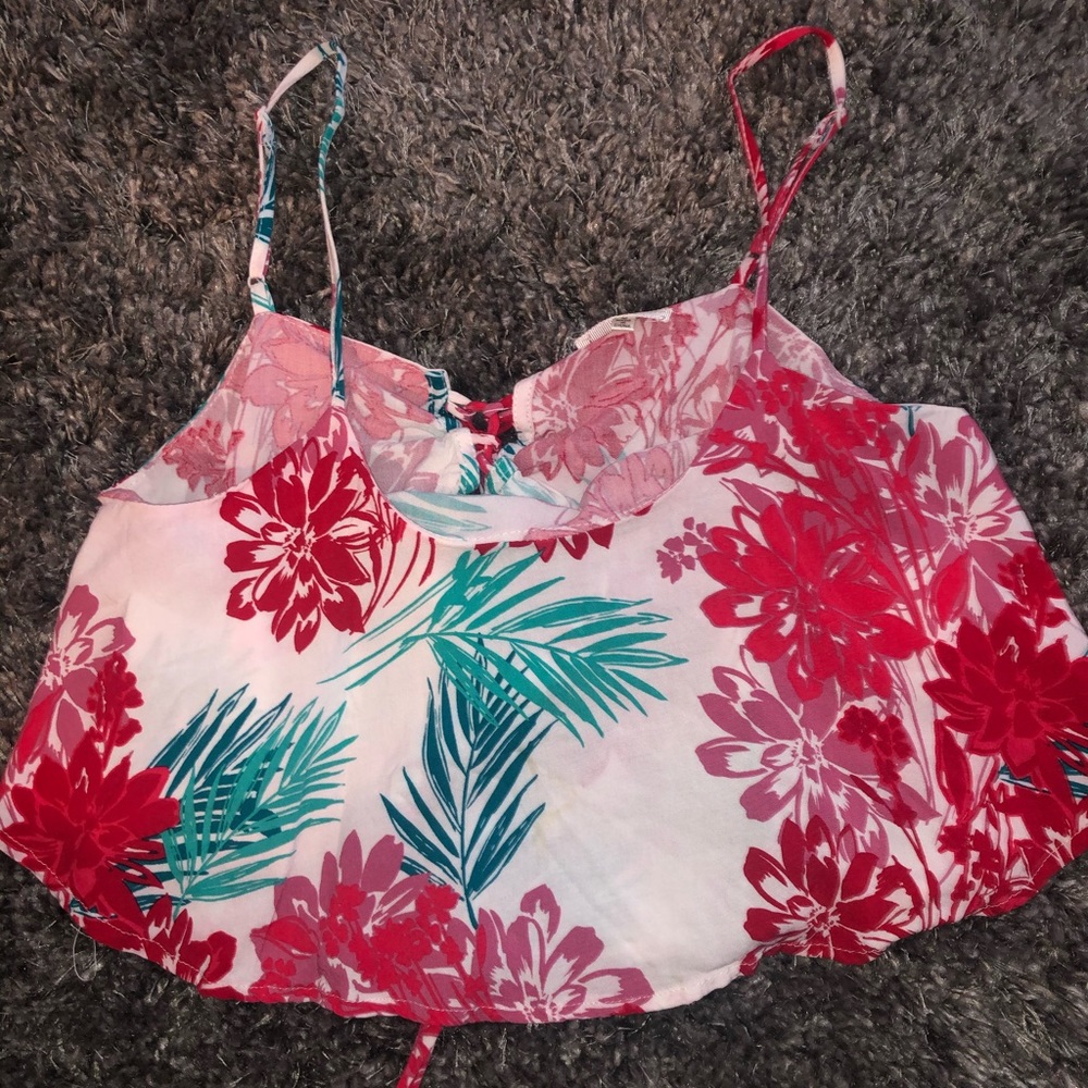 🌺 Love J Crop Top 🌺